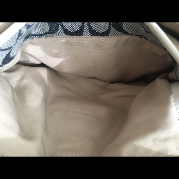 Authentic Coach canvas handbag - Picture 6 of 9